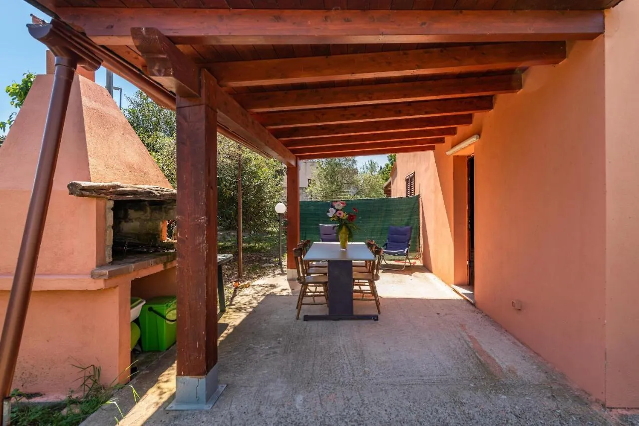 Villa Giulia Grande Castiadas 0*,